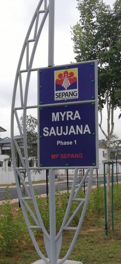 Faridz Homestay At Myra Saujana Kampong Simpang Empat المظهر الخارجي الصورة