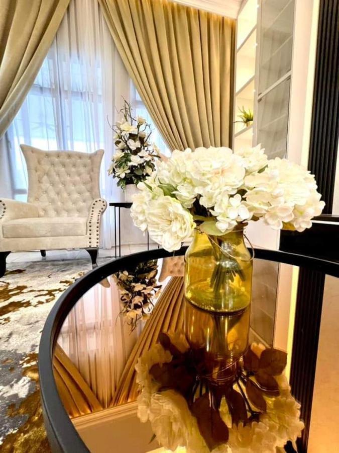 Faridz Homestay At Myra Saujana Kampong Simpang Empat المظهر الخارجي الصورة
