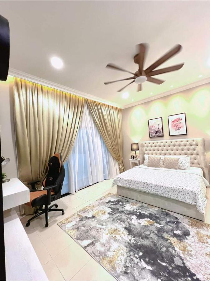 Faridz Homestay At Myra Saujana Kampong Simpang Empat المظهر الخارجي الصورة