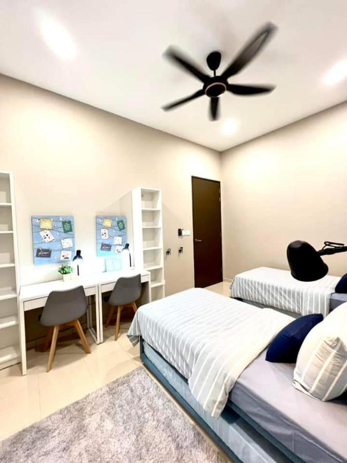 Faridz Homestay At Myra Saujana Kampong Simpang Empat المظهر الخارجي الصورة