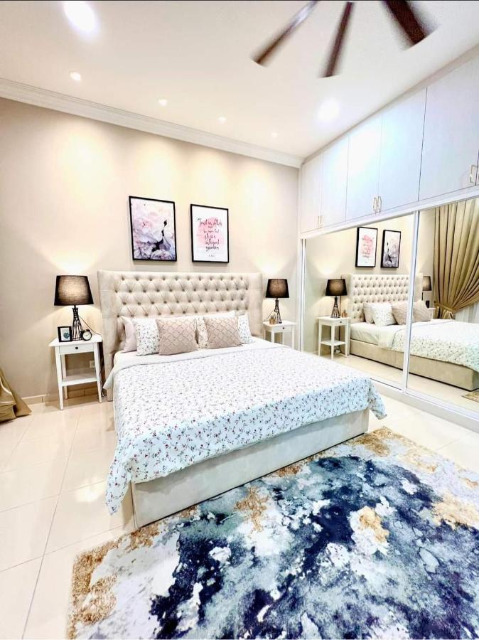 Faridz Homestay At Myra Saujana Kampong Simpang Empat المظهر الخارجي الصورة